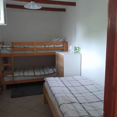 Szandi Vendeghaz Apartament