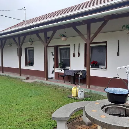 Apartament Szandi Vendeghaz