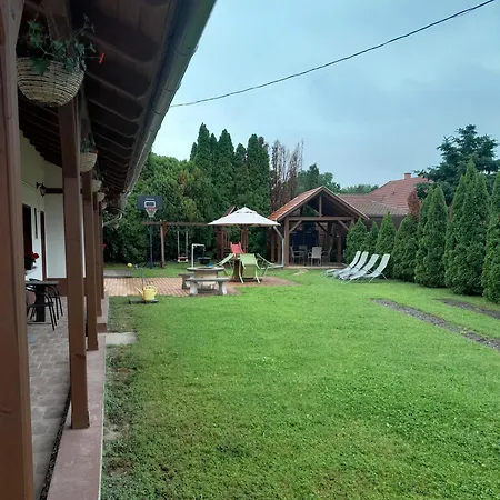 Szandi Vendeghaz Apartament