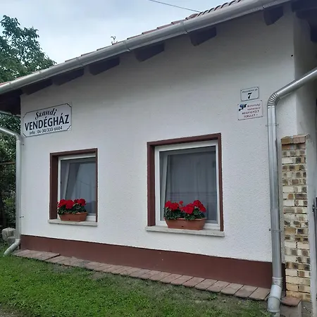 Szandi Vendeghaz Apartament *